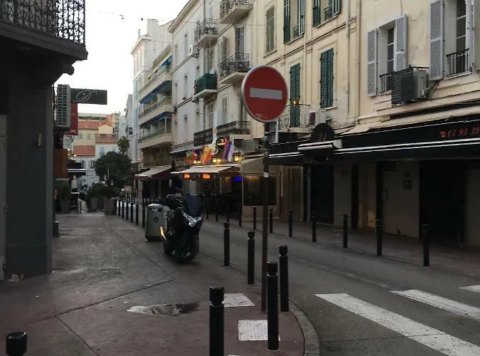 45 Croisette Daire Cannes